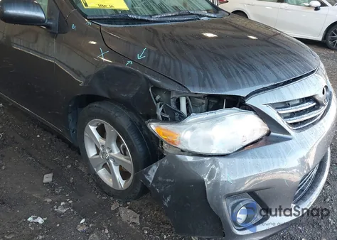 2013 Toyota Corolla Le z USA, uszkodzony, nr VIN 2T1BU4EE4DC963682